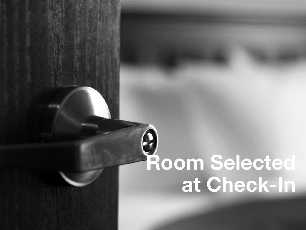 Auberge De La Place Royale Montreal Room photo